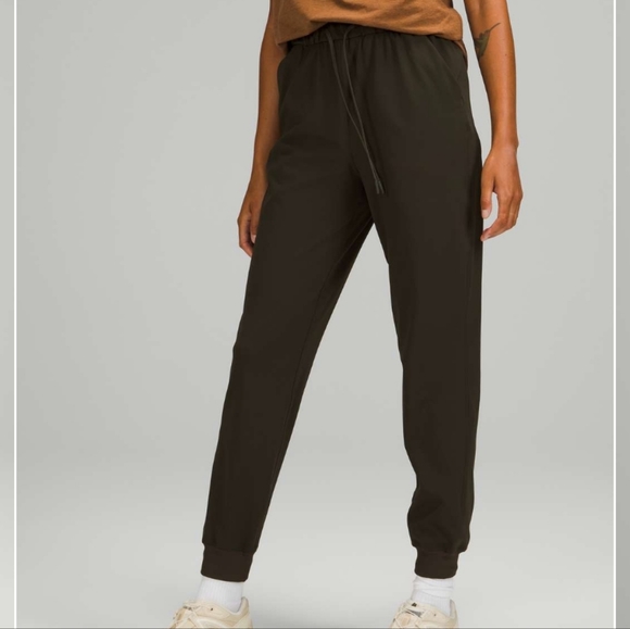 Lululemon Stretch High-Rise Jogger Pant Dark Olive Style W5DQDS Size 2 - Picture 11 of 11